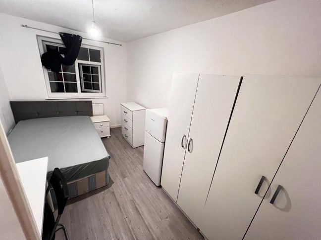 🛏️Double Room to Let in - Uxbridge Main Photo