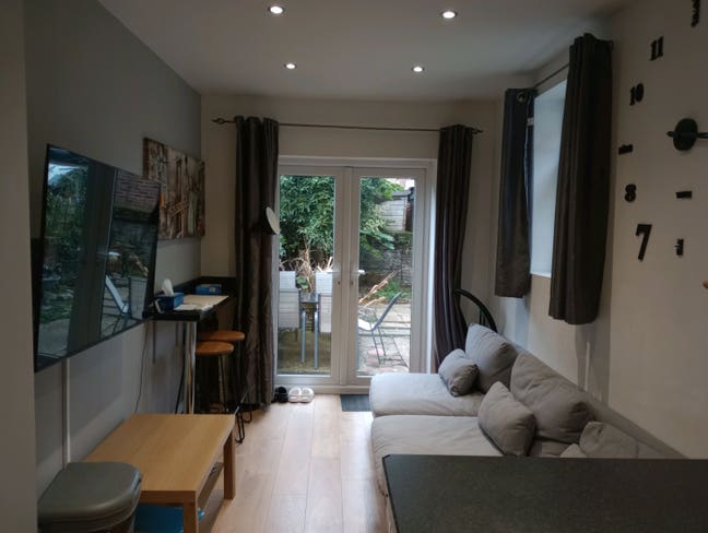 2 rooms now available Dec 2025 Main Photo