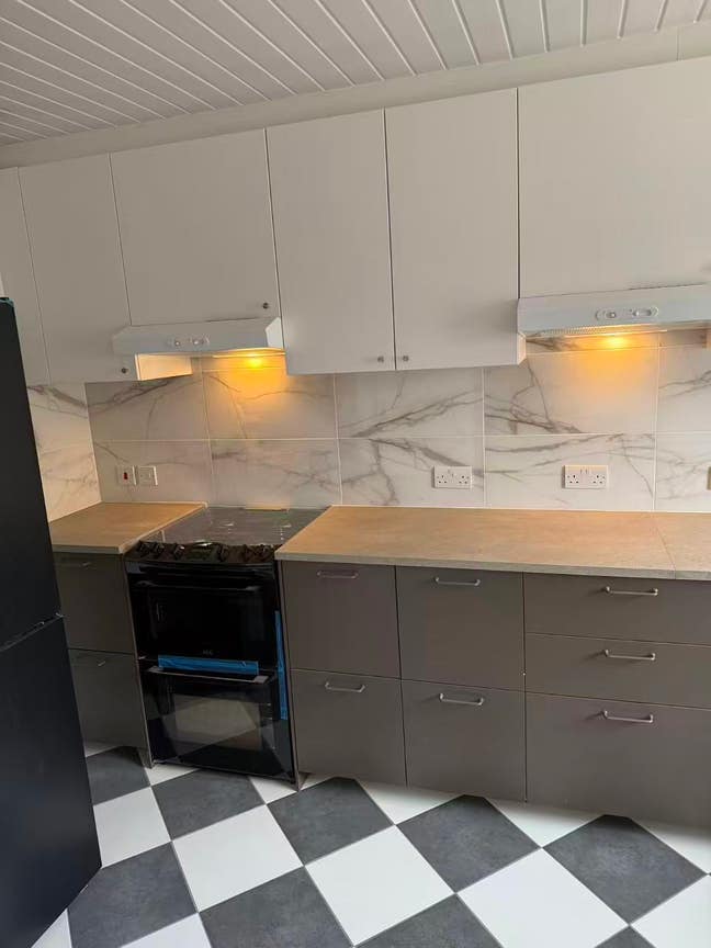 30min bus 2 Stratford, 210pw unsuite Main Photo