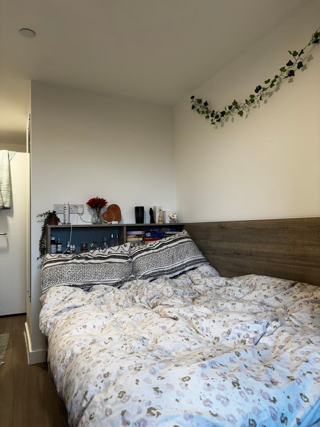 Urgent - Rent Paid Until 26/01/26 - Ensuite - Main Photo