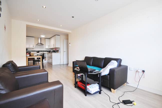 A stunning 1 bedroom flat in Goodmayes, IG3 Main Photo