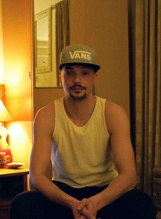 I am looking for a room to rent  Main Photo