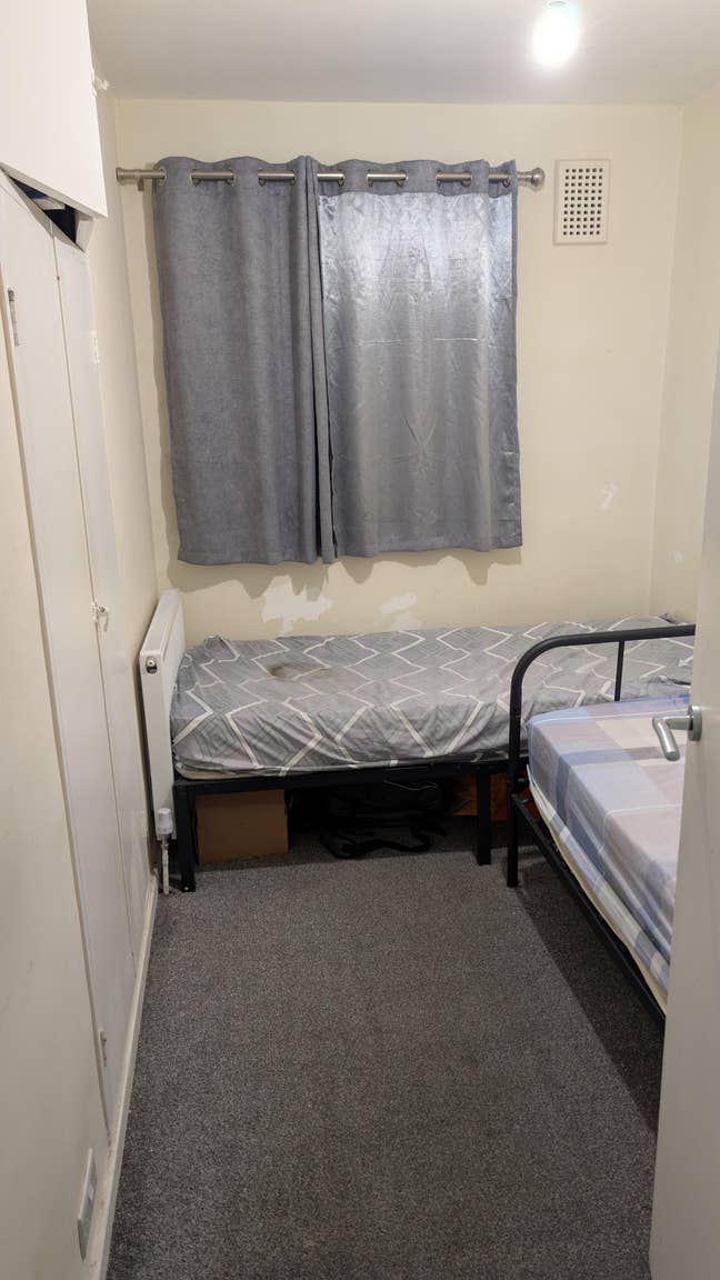 Sharing room for 1 boy  available at NW98  Main Photo