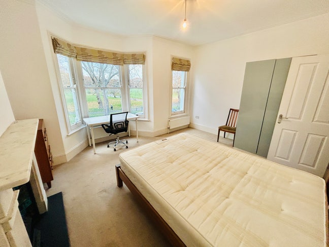 Gorgeous House On Park - All Bills Included Main Photo