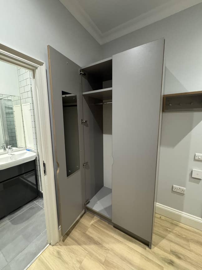 Ensuite Room Main Photo