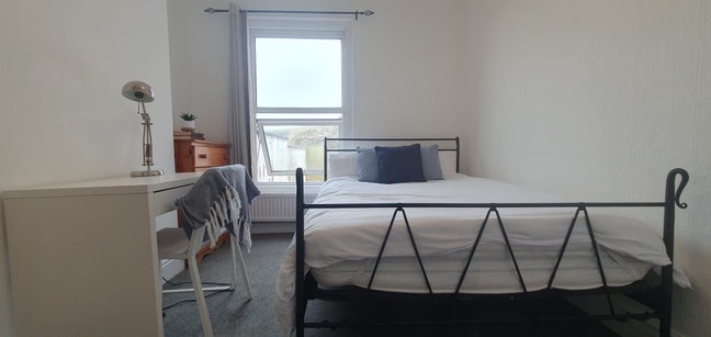 Cosy Double Room | Bills inc.| Available Now Main Photo
