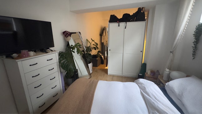 En-suite Large Bedroom Old Street Main Photo