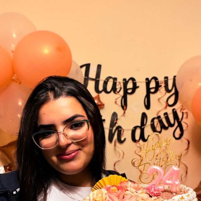 24 year old Female seeks a double room Main Photo