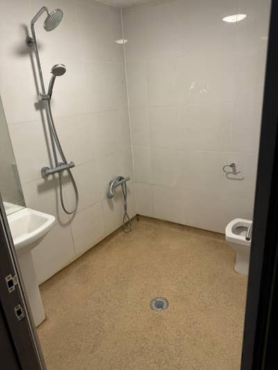 I have a single room available for rent from 06/11 Main Photo