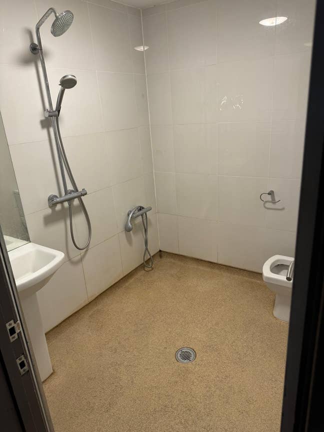 I have a single room available for rent from 06/11 Main Photo