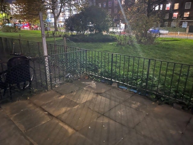 Bedroom with Private Garden Brixton £850 Main Photo