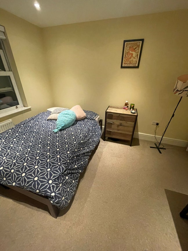 (Bills included) Double Room - House w/garden Main Photo