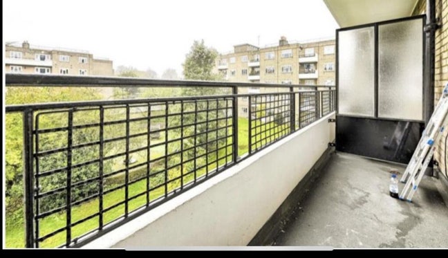 Very nice and clean double room with a lot of sto  Main Photo