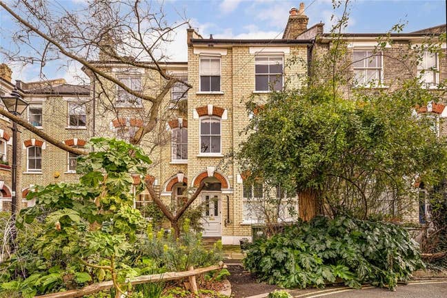 1 Bedroom Flat in Vauxhall Available Now Main Photo