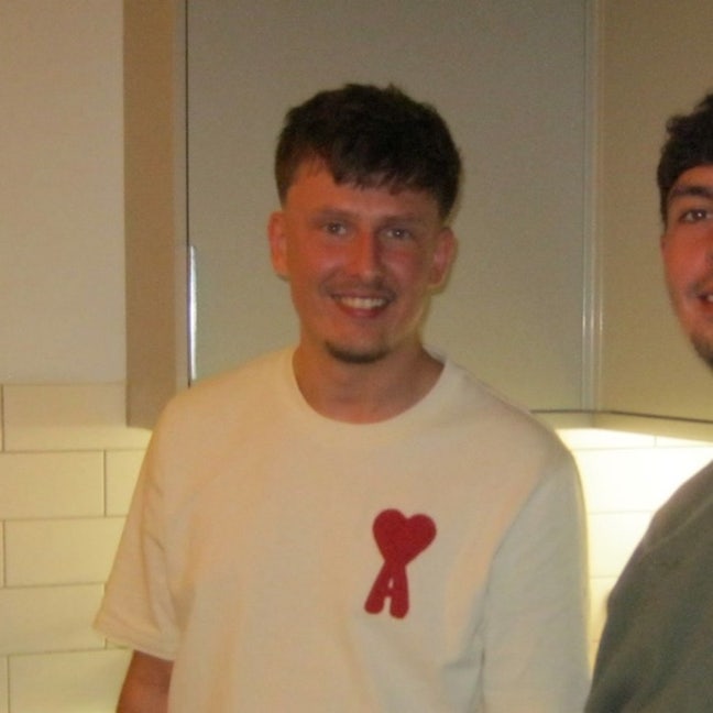 F1 Engineer looking for Room or Roommates  Main Photo