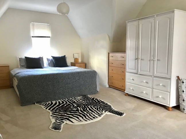 Comfy Double Rooms|Bishops Stortford-Friendly Hse Main Photo