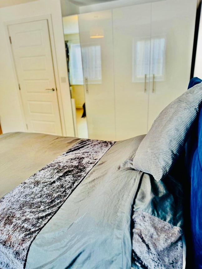 1 double room top floor  Main Photo