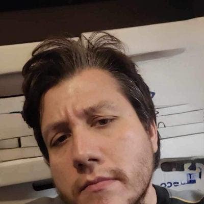 Professional Male seeks a single or double room Main Photo