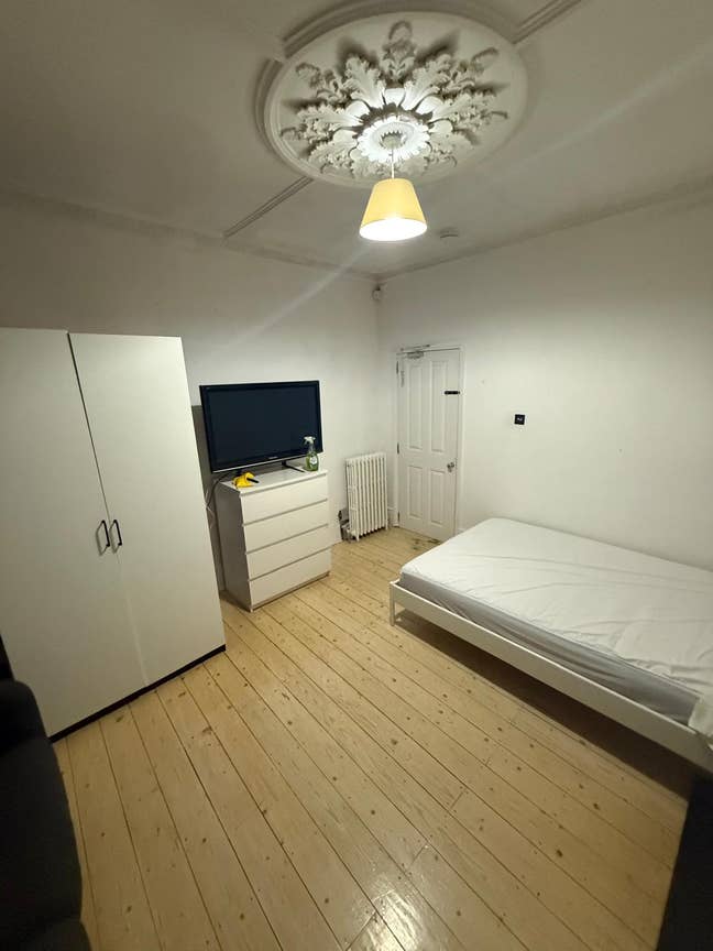 Double & Master room to rent in SW8 Main Photo