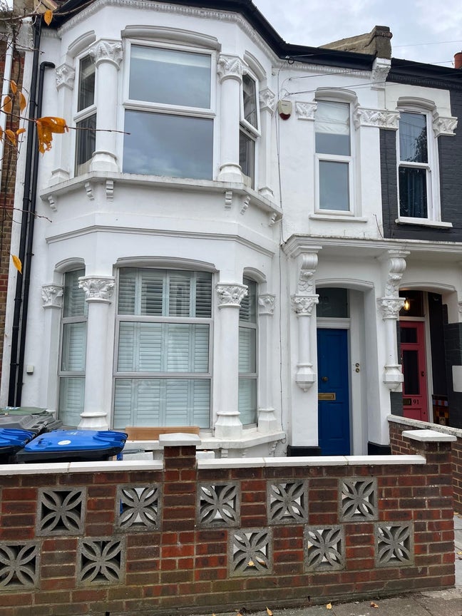 Double Room in a newly Refurbished flat Main Photo