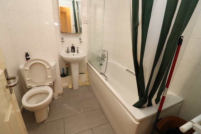 E14 Rooms – Canary Wharf 5 Mins • DLR Main Photo