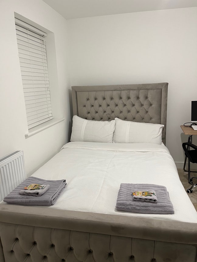 Beautiful 2 bedroom home in Barton Seagrave!  Main Photo