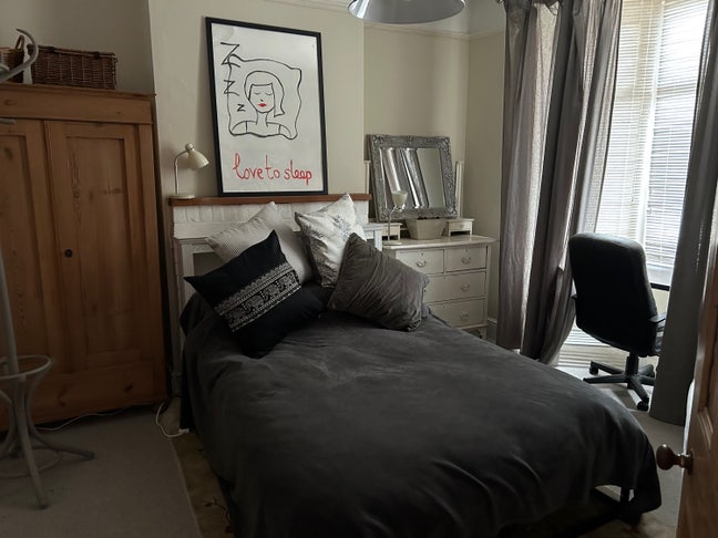 Spacious room in lively village Main Photo