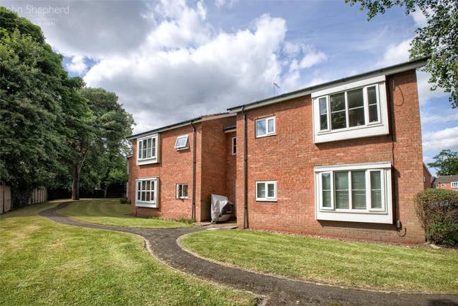 Lovely studio apartment In lovely area  Main Photo