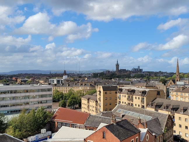 Spacious modern flat in Finnieston  Main Photo