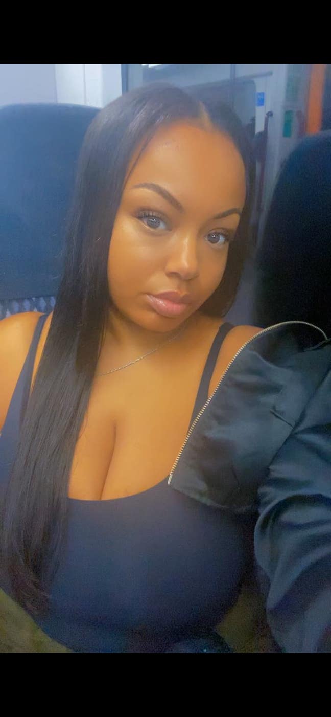 Young professional woman looking for a flat mate  Main Photo