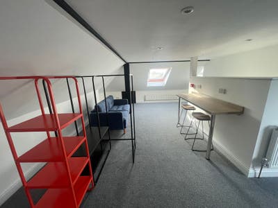 Stunning Loft Apartment with Parking NR3 - 128a JG Main Photo