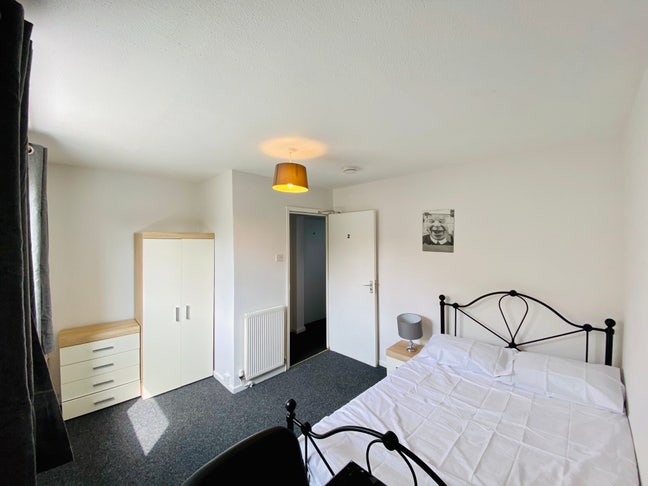 💫 Bretton Doubles - First month FREE! 💫 Main Photo