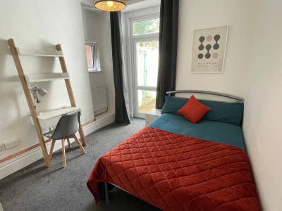 Modern Student Room | Bills Inc | Upland ❤️ Main Photo