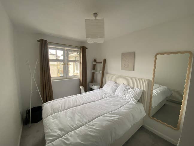 1 room for rent - fingerprint bedroom door lock Main Photo