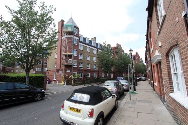 1 Stop from Liverpool St-Large Double Room in E2 Main Photo