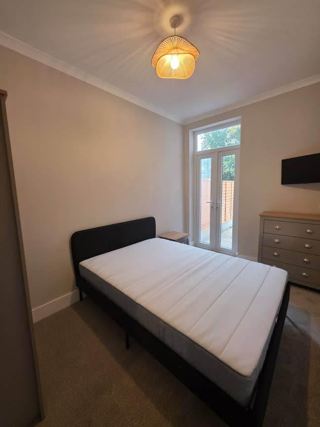 Brand New 4 Bedroom HMO  Main Photo