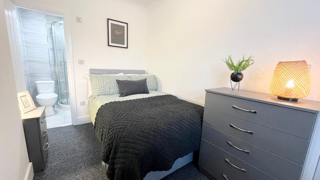 Brand New Luxury Rooms | Deposit Free Option Main Photo