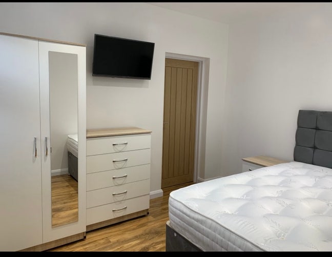 Studio Flat - All bills included! Main Photo