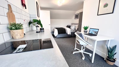 Brand New Luxury Rooms | Deposit Free Option Main Photo