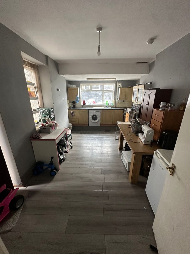 Two bedroom available  Main Photo