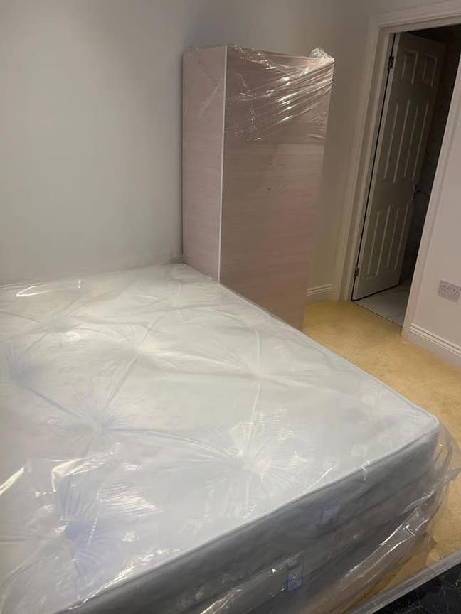 Modern Double Studio – En-suite & Kitchenette| IG2 Main Photo