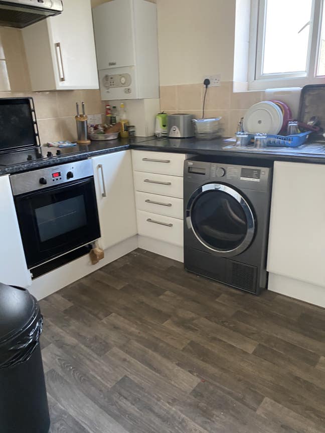 Bright room in a friendly house, Shepherd's Bush Main Photo