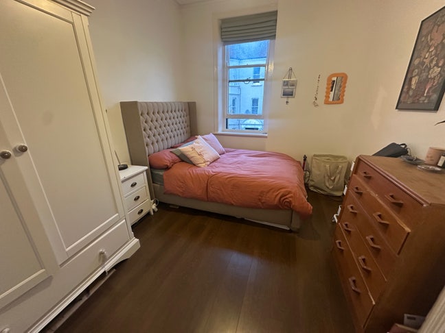 Single room available  Main Photo