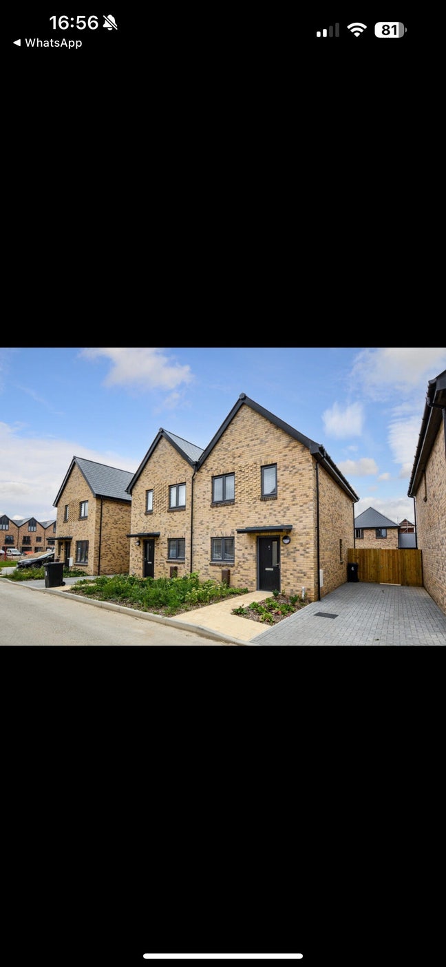 Semi detached house  Main Photo