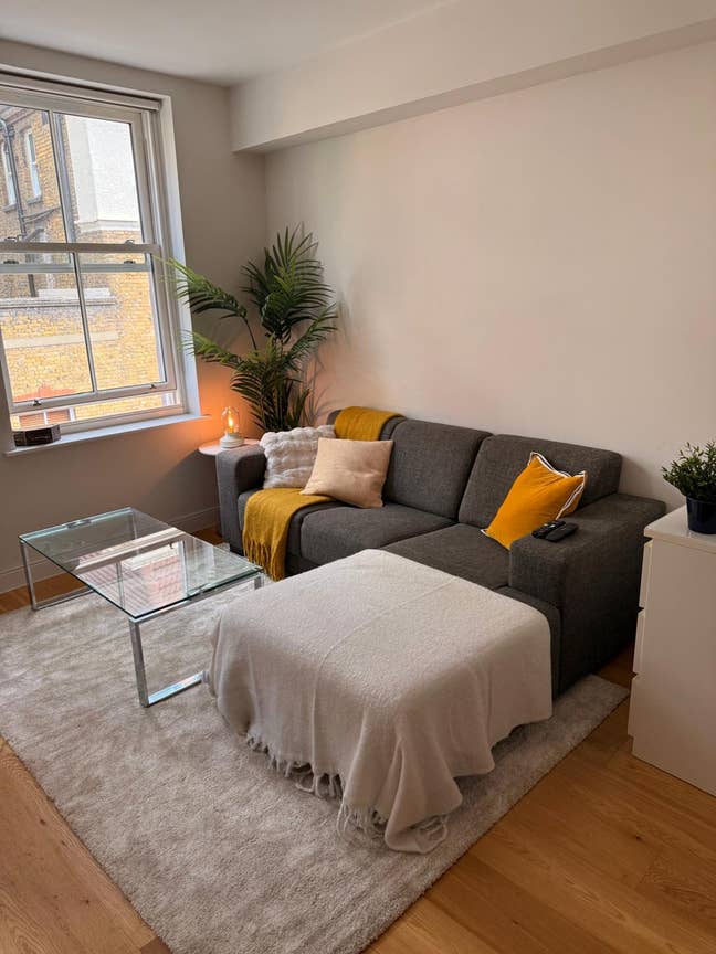 Spacious Double Room –  London Bridge Main Photo