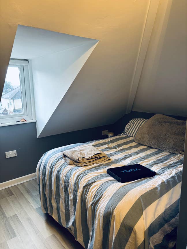 Cozy Loft Room Main Photo