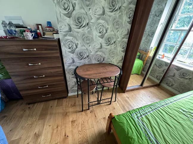 Spacious Fully Furnished Double Room-Bills Inc-E3 Main Photo