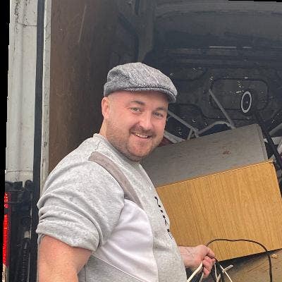 Professional Male seeks a double room Main Photo