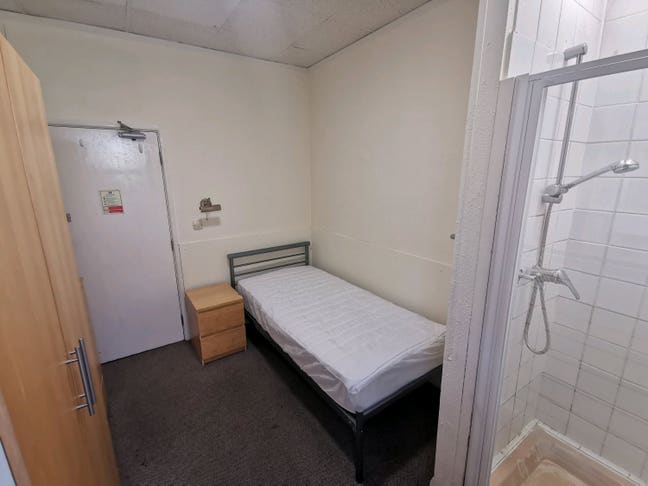 Single Ensuite Room near Lansdowne Main Photo