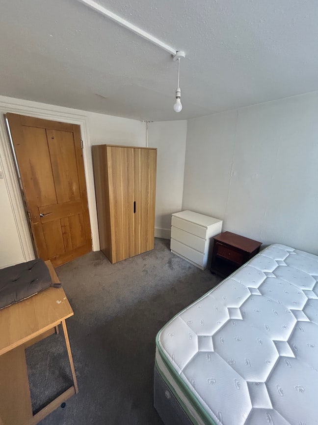 Fulham High Street Flat  Main Photo